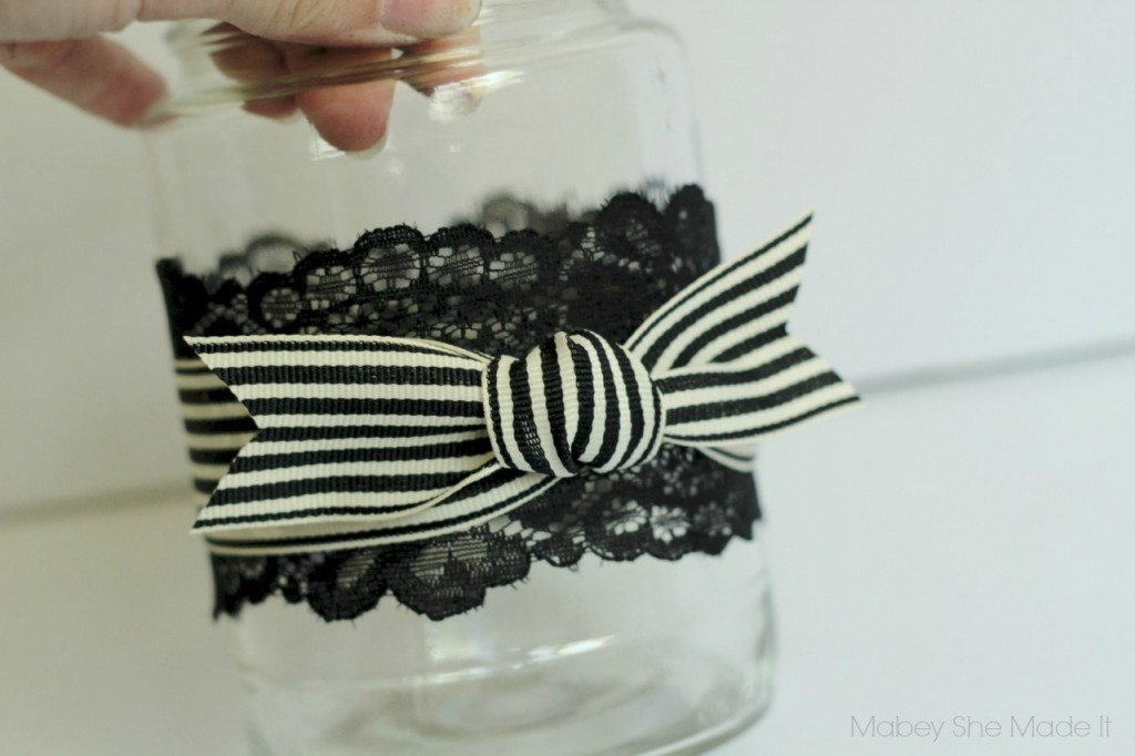 Halloween Treat Jar | Mabey She Made It | #halloween #halloweendecor #decor #masonjar #candycorn