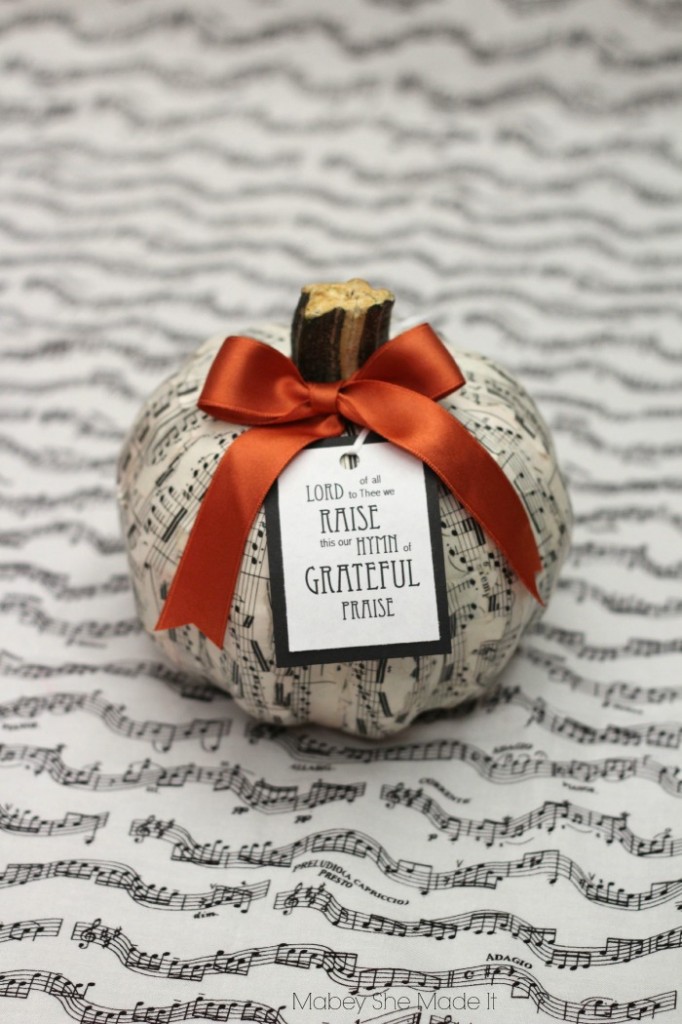 Sheet Music Pumpkin | Mabey She Made It | #pumpkin #fall #autumn #falldecor #thanksgiving #decopauge #gratitude