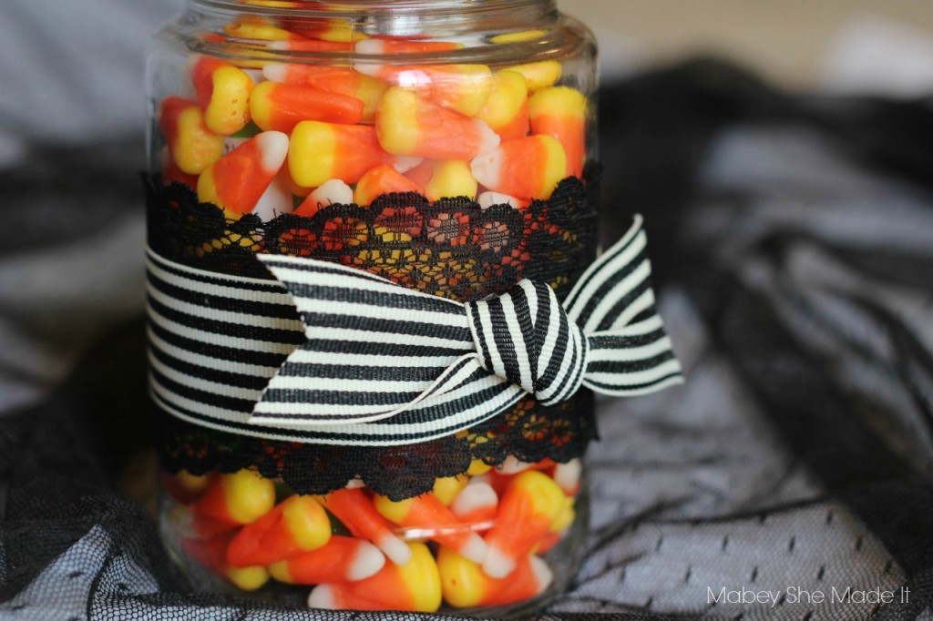 Halloween Treat Jar | Mabey She Made It | #halloween #halloweendecor #decor #masonjar #candycorn