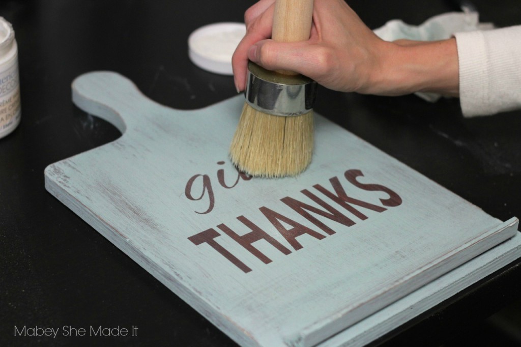 Give Thanks Board | Mabey She Made It for Made From Pinterest | #thanksgiving #thanks #recipeboard #thankful #vinyl