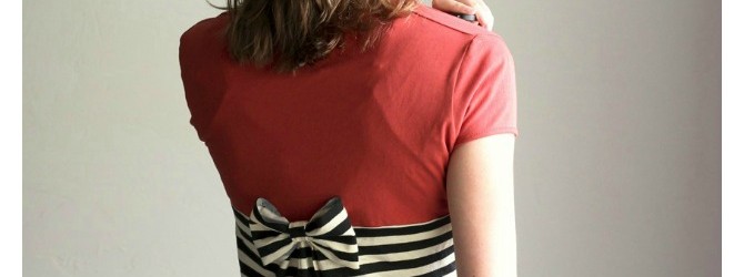 Gathered Back T-shirt Refashion | Mabey She Made It | #refashion #upcycle #womensfashion #fashion
