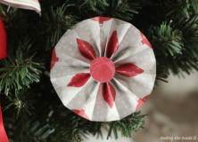 Medallion Christmas Wreath